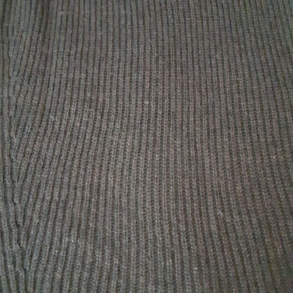 |3/$30| Cozy Olive Sweater - Picture 3 of 5